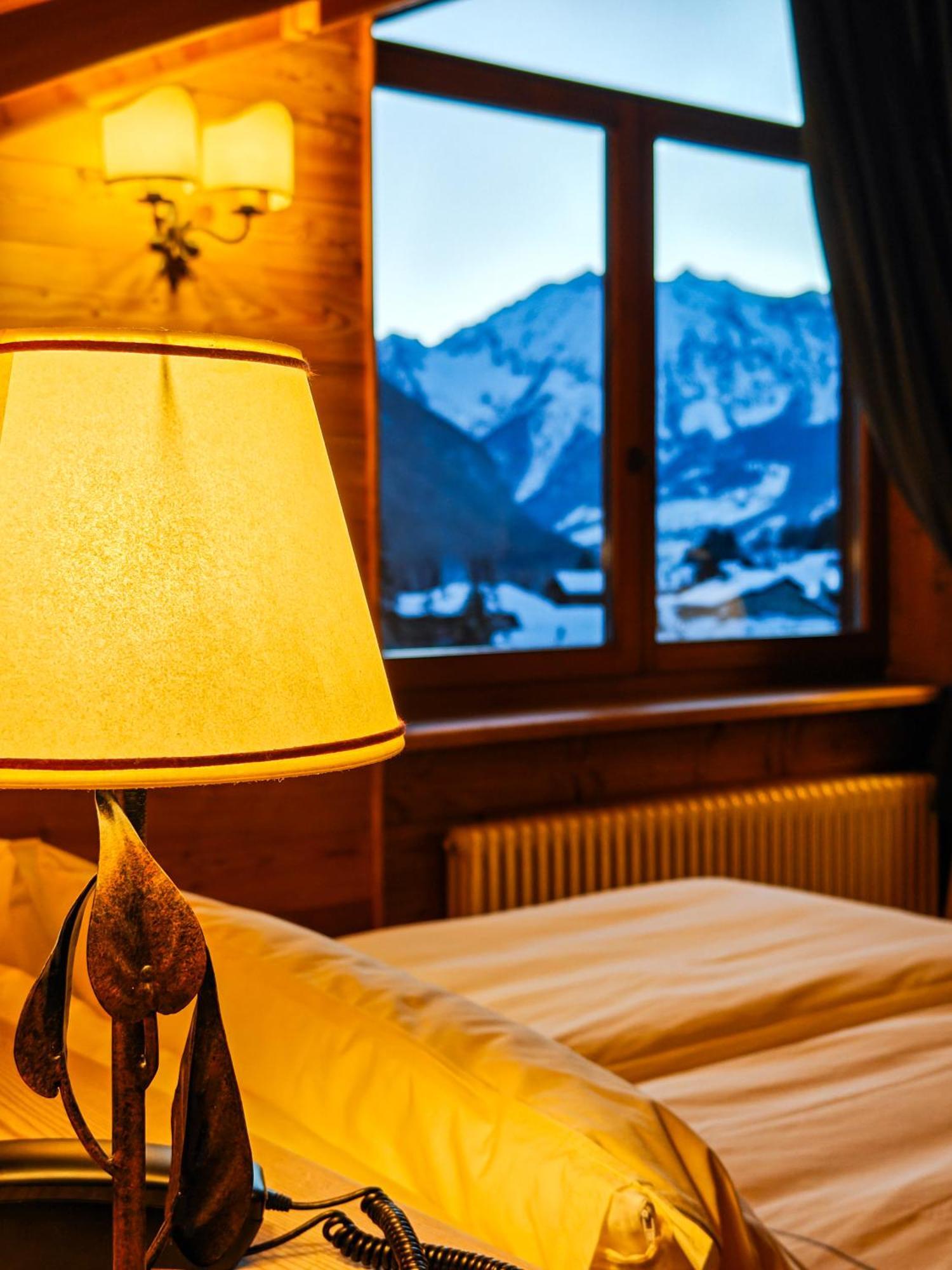 Hotel Breithorn Чамполук Екстериор снимка