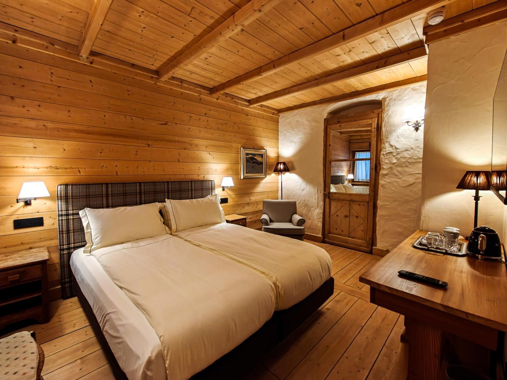 Hotel Breithorn Чамполук Екстериор снимка